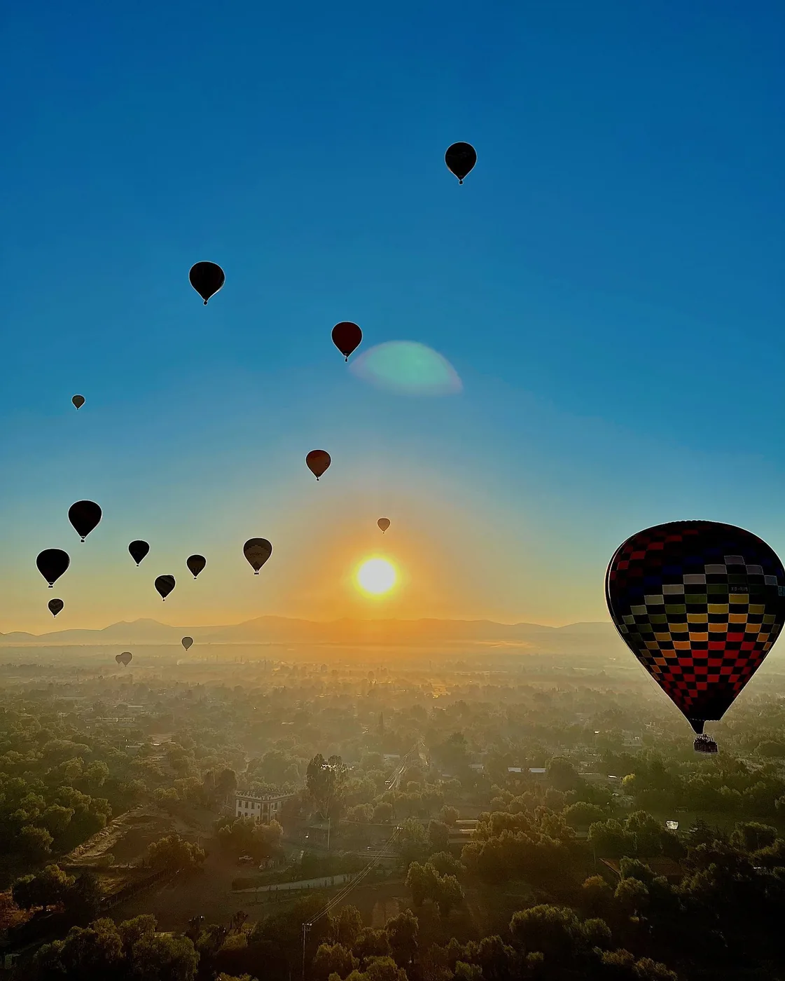 Vuelo privado — Un globo solo para ustedes —de 2 a 8 pasajeros— con desayuno buffet, entrada a l